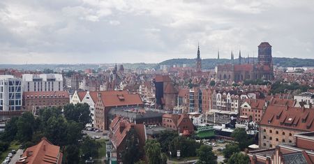 Pochmurny dzień nad morzem. Złe wieści