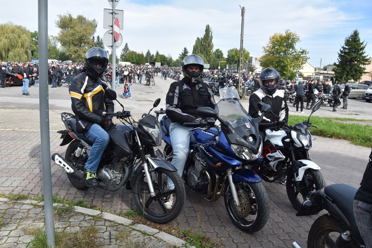 Tarnów: Zakończenie sezonu motocyklowego. Na plac starej Kapłanówki zjechali właściciele i miłośnicy jednośladów, trójkołowców i quadów