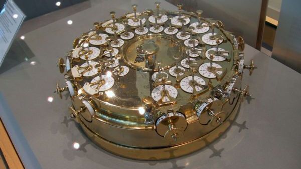 Niesamowity komputer z XVIII wieku. Ważył 15 kg i operował na 14-cyfrowych liczbach 1