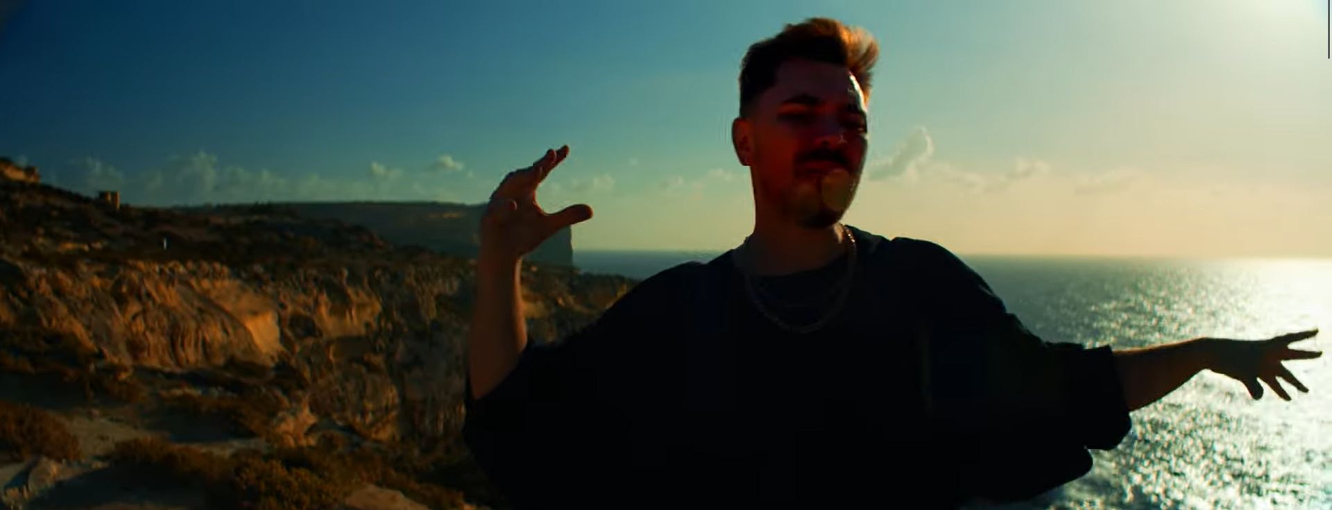 Daniel Martyniuk w debiutanckim teledysku