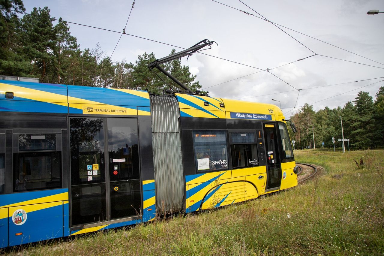 Toruń: Tramwaje wstrzymują kursy, a autobusy zmieniają trasy