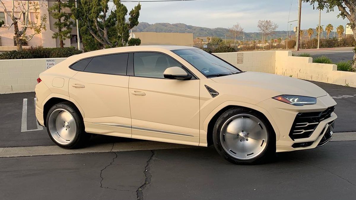 Niemieccy taksówkarze już czekają, aż Kanye będzie sprzedawał tego urusa