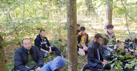 Łotysz nie zdążył odebrać grupy. Złapani na granicy z Litwą