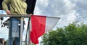 Kempa pokazała, jak syn wywiesza flagę. Wytknęli mu błąd