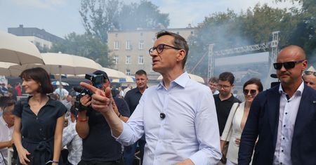 Morawiecki zachwycony grillem. "Fenomenalna atmosfera"