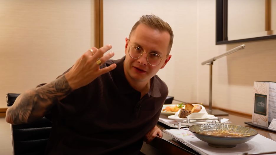 Dymitr Błaszczyk w hotelu w Gdańsku 