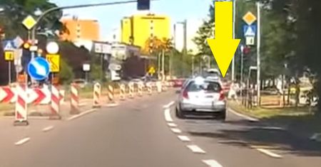 O włos od dramatu na przejściu. Nagranie wideo z Kielc