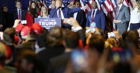 "Ten kraj będzie skończony". Trump atakuje swoją rywalkę
