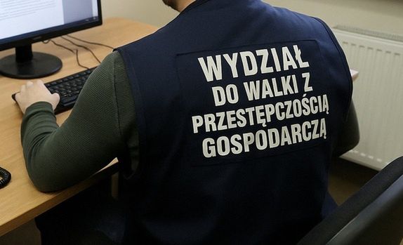 Wykorzystali cudze dane, żeby wziąć 10 kredytów na łączną kwotę 34 tysięcy złotych.
