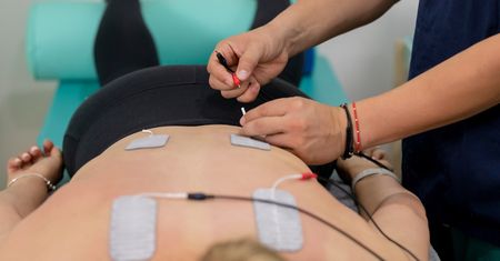 Elektroterapia (leczenie prądem) – czym jest, przeciwwskazania, wskazania