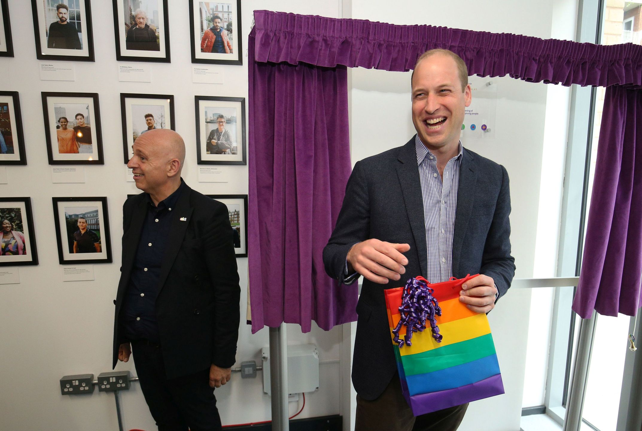 książę William odwiedza The Albert Kennedy Trust, instytucję dla osób LGBTQ+ w kryzysie bezdomności, czerwiec 2019