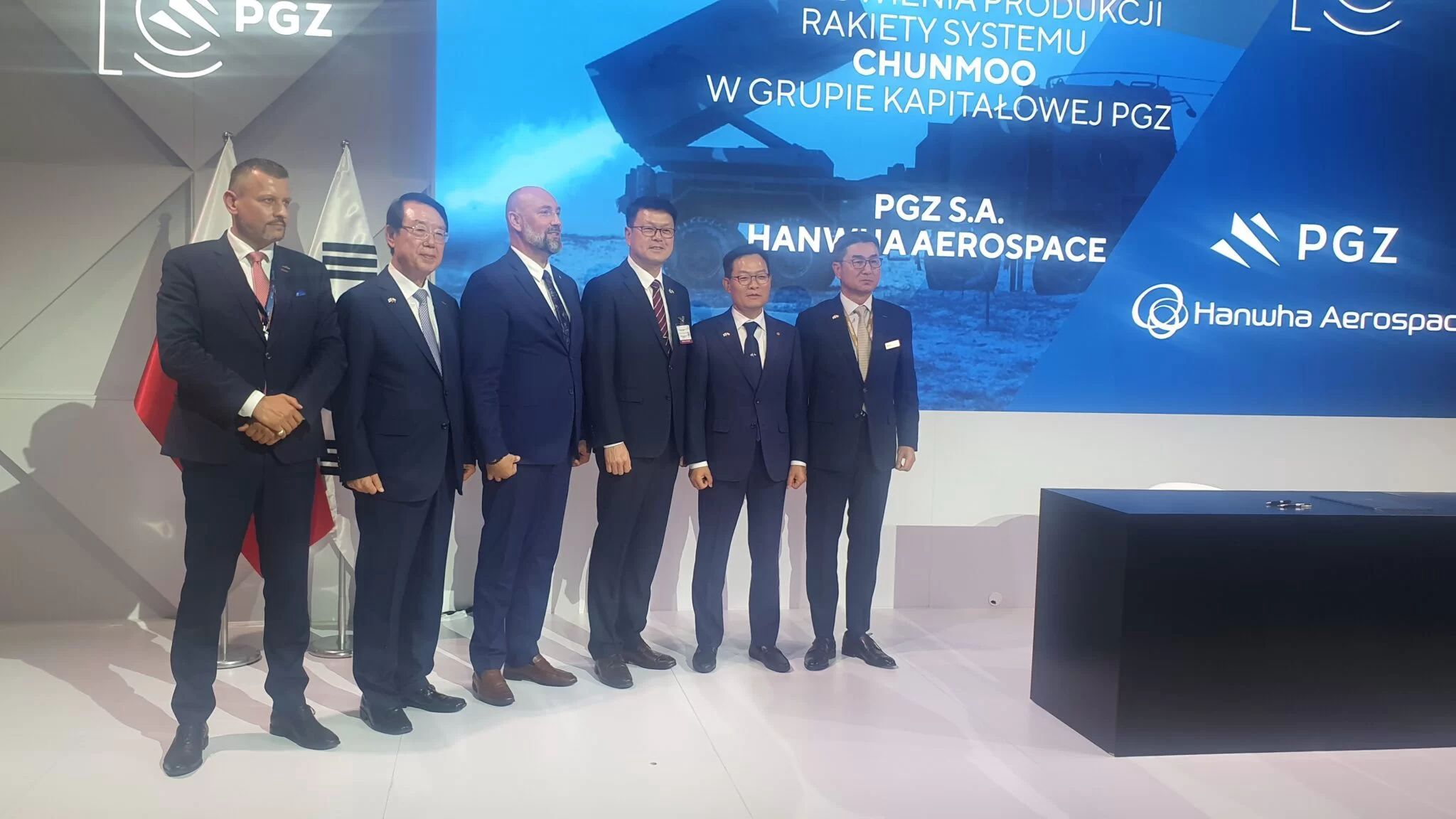 Przedstawiciele Hanwha Aerospace i PGZ.