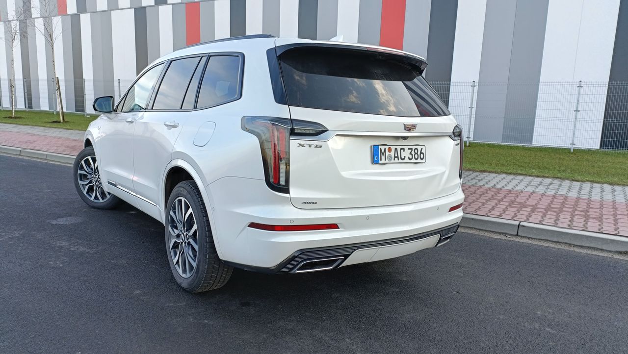 Cadillac XT6