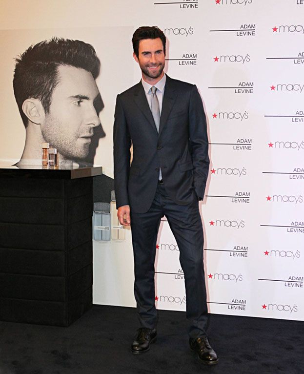 Levine promuje swoje perfumy!