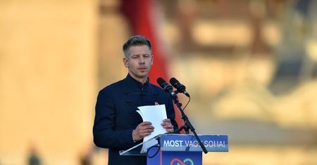 Rywal Orbána zaatakowany na ulicy. "Próbował uderzyć mnie od tyłu"