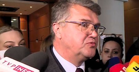 Wąsik nie wytrzymał. "Hołownia pożałuje tej decyzji"