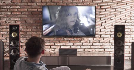 Kruger&Matz KM0265: wielki telewizor za niewielkie pieniądze