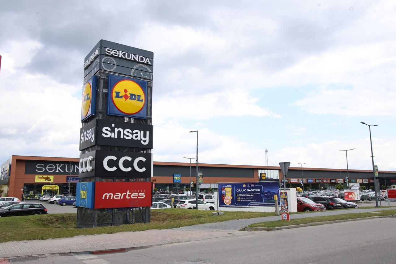 Jędrzejów: Wiosną nowego roku ruszy rozbudowa galerii "Sekunda"