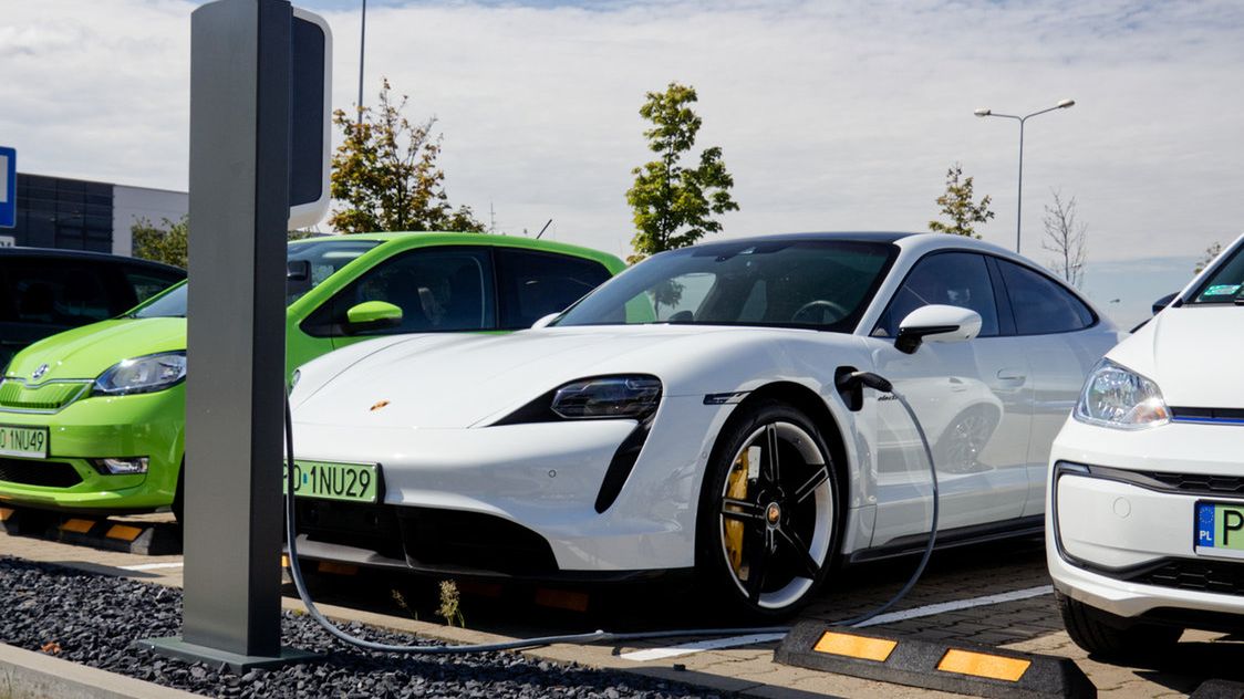 Porsche produkuje jednego z najlepiej przyspieszających elektryków na rynku