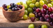 Pyszne, słodkie i zdrowe, niestety nie dla każdego. Niektóre osoby nie powinny jeść winogron
