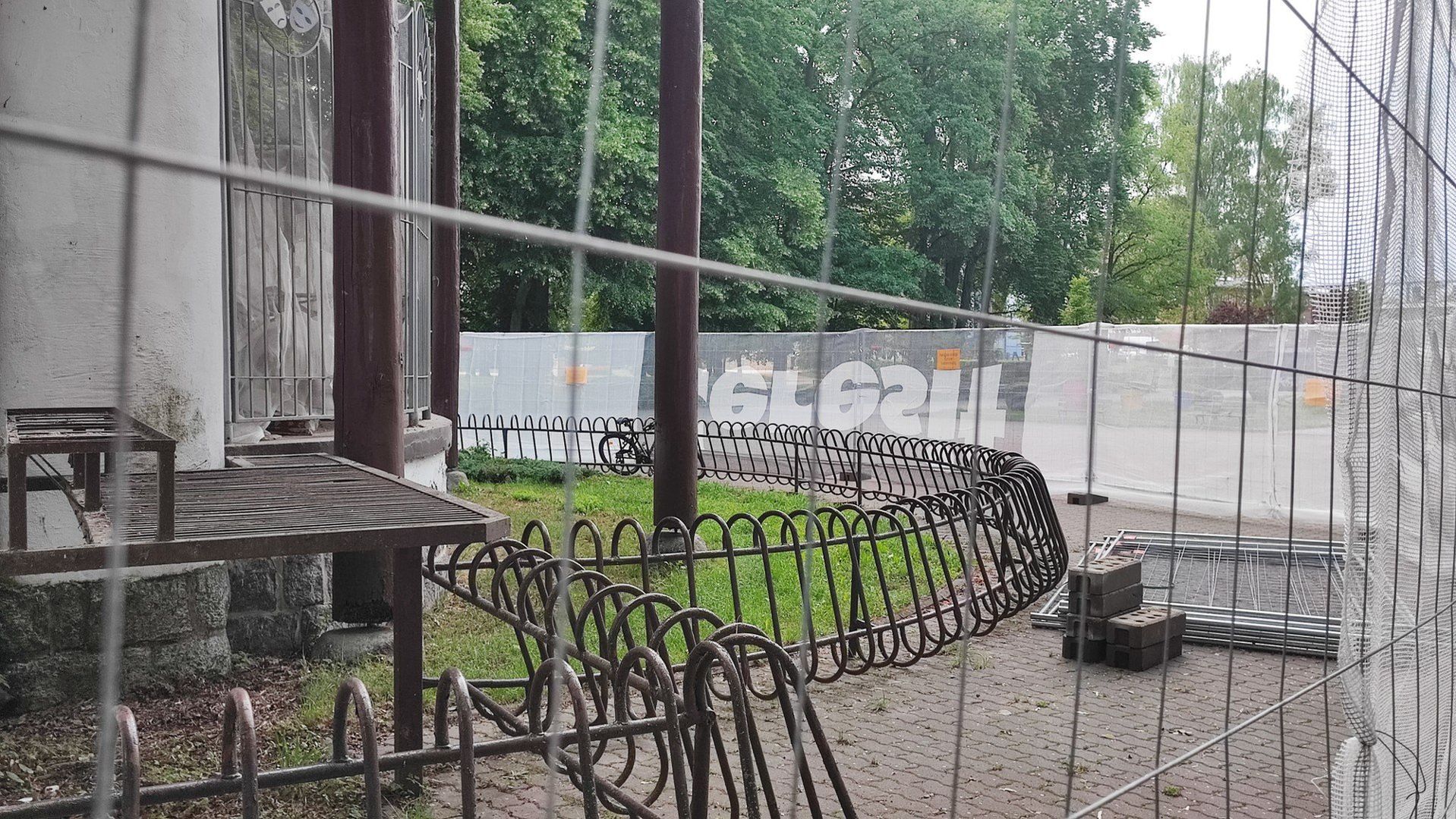 Ruszył remont muszli koncertowej w szczecineckim parku
