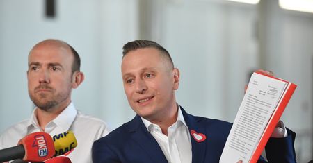 Zrzekł się immunitetu. Brejza: w aktach sprawy są przyjaciele Ziobry