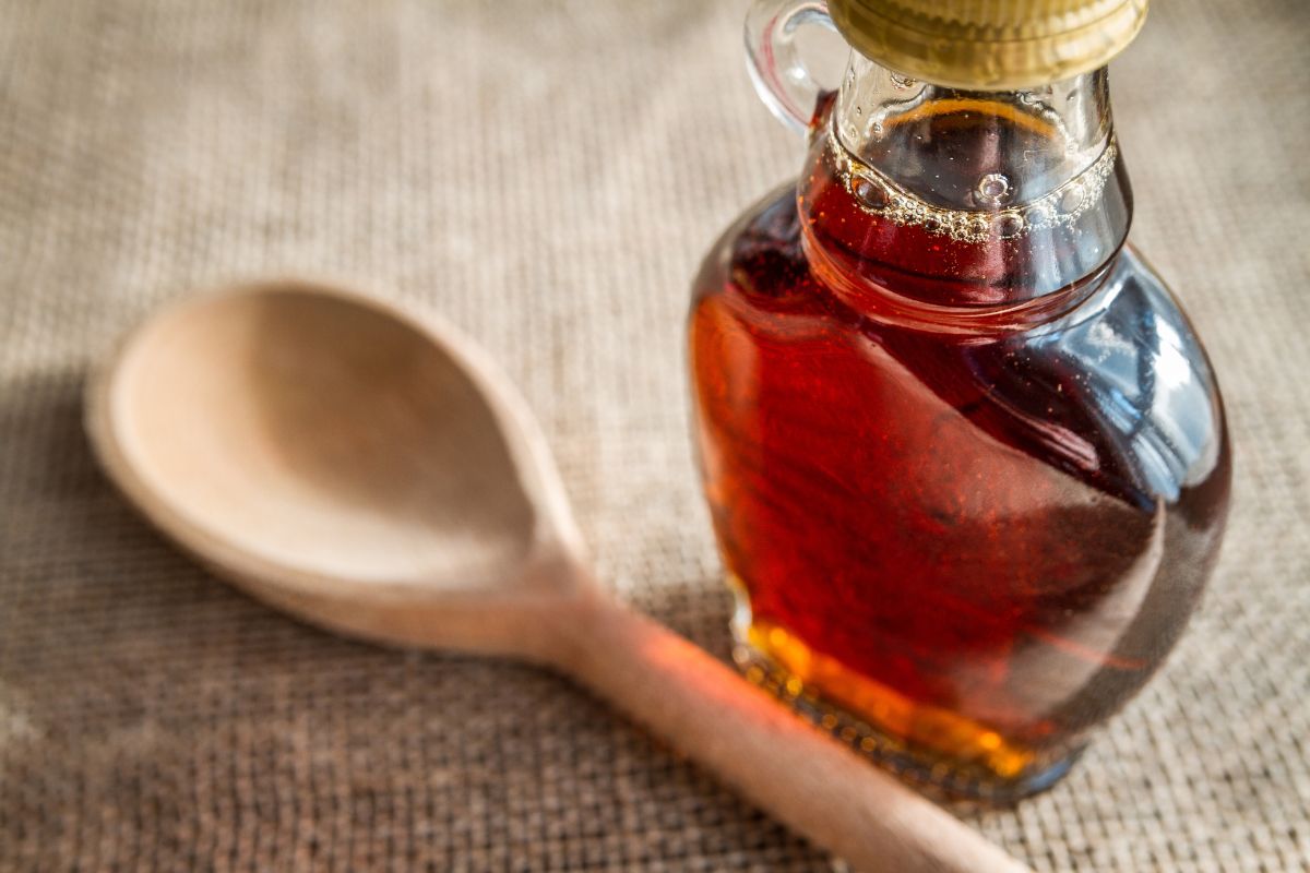 Syrop klonowy powstaje z wody klonowej