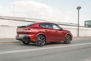 Test: BMW iX2 - cena czyni cuda (i dopłaty też)