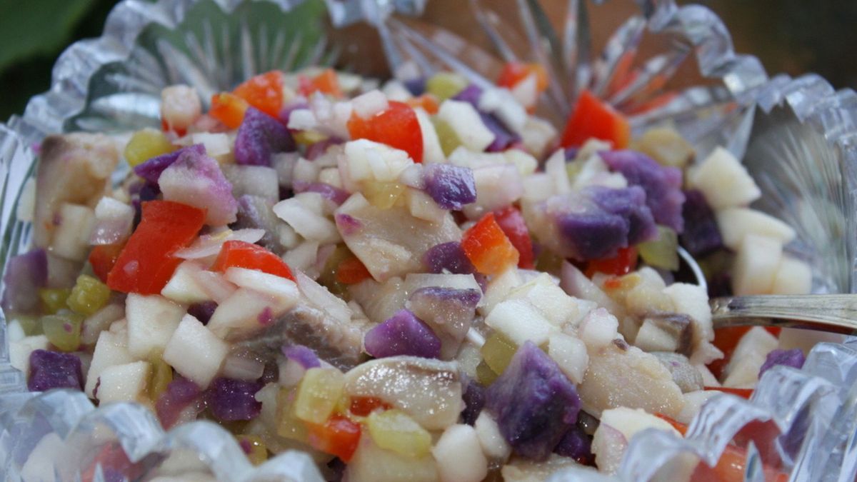 Sałatka śledziowa z ziemniakami