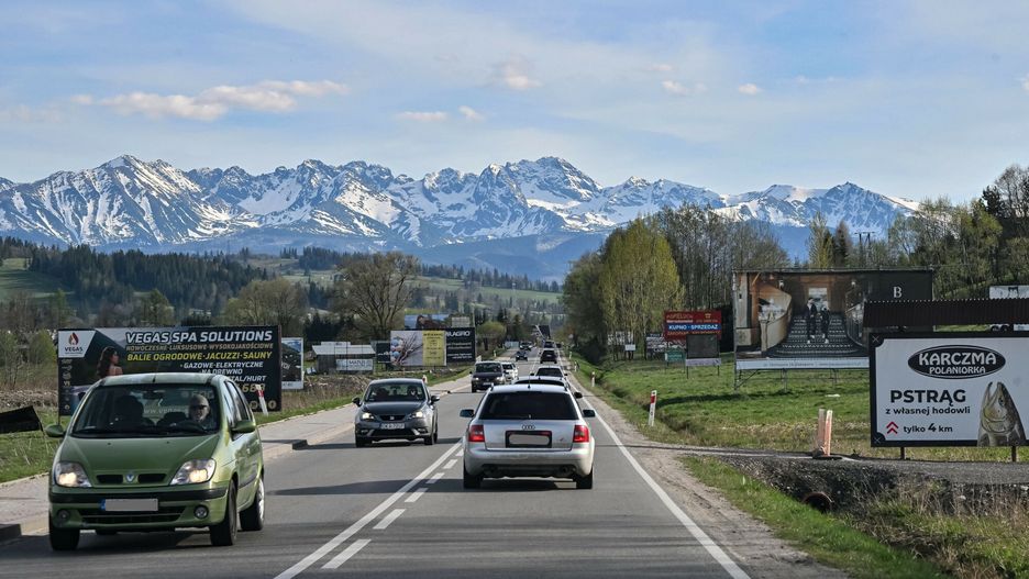 Powroty z weekendu pod Tatrami
Fot. Pawel Murzyn/East News, Zakopane, 07.04.2024. Niedzielne popoludnie na Zakopiance. W strone Krakowa trasa jest zakorkowana. N/z "baneroza" na trasie.
Pawel Murzyn