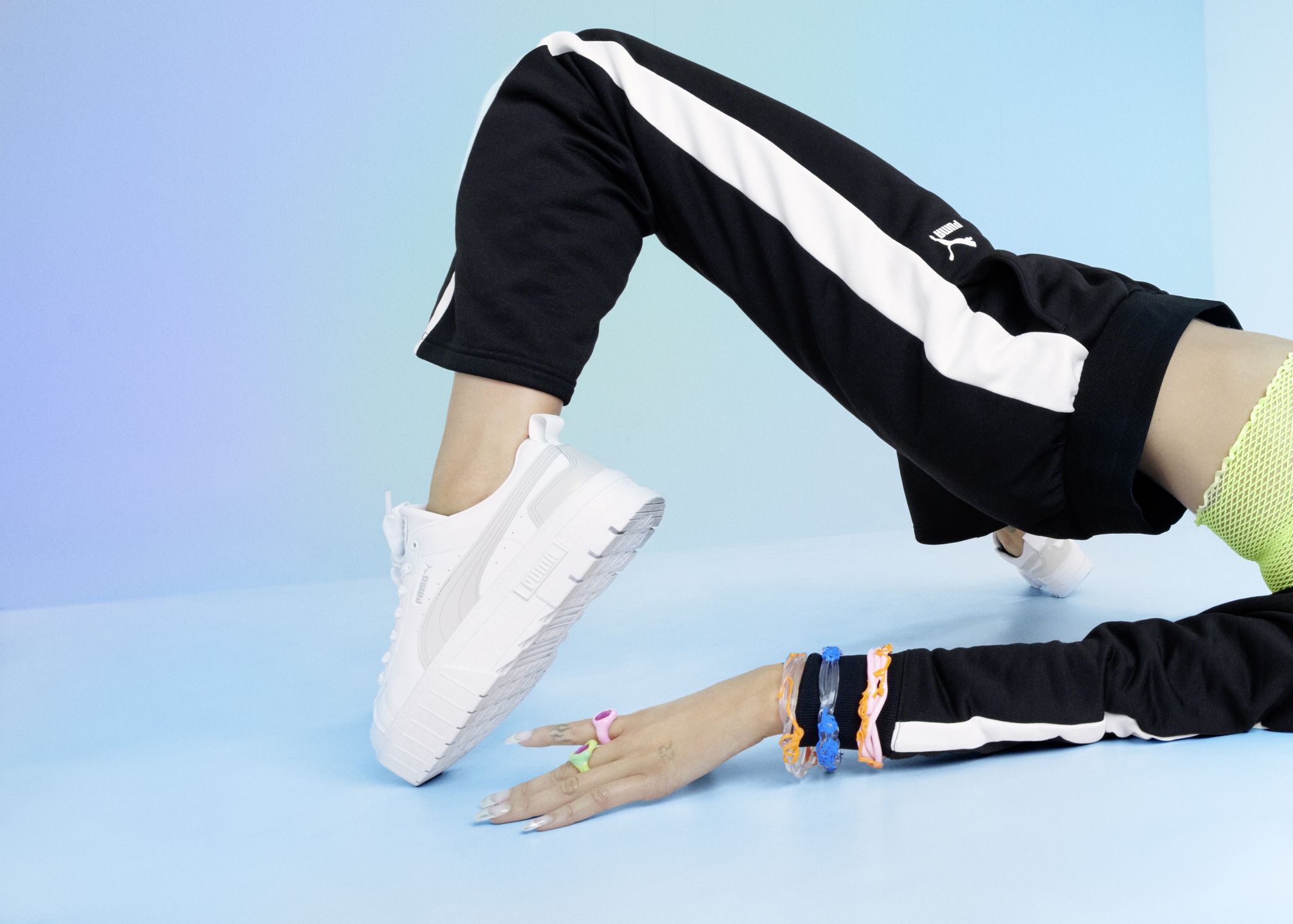 Sneakersy Puma Mayze w odsłonie, której ambasadorką jest Dua Lipa