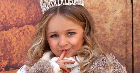 Była "małą miss". Tak dziś wygląda Isabella Barrett, która w wieku 6 lat została jedną z najmłodszych MILIONEREK w historii (ZDJĘCIA)