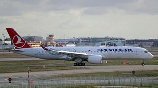 Airbus A350 Turkish Airlines wjechał na pas w Newark bez zgody wieży