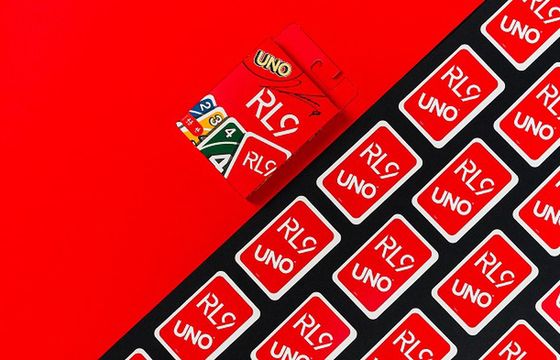 Robert Lewandowski pierwszym piłkarzem na świecie z własną talią kart Uno