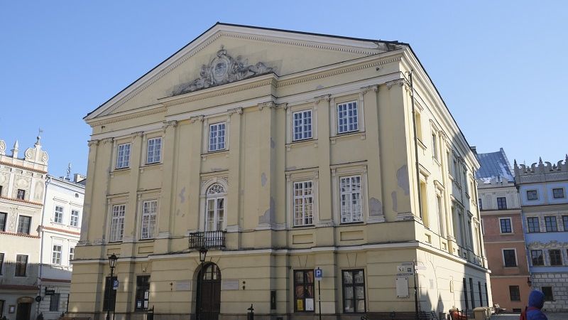 Opłakany stan elewacji Trybunału Koronnego w Lublinie
