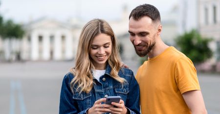 Najlepsze aplikacje do eSIM – jak wybrać i zainstalować kartę w kilka minut
