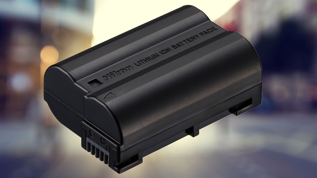 Uwaga na przegrzewające się baterie Nikona 1