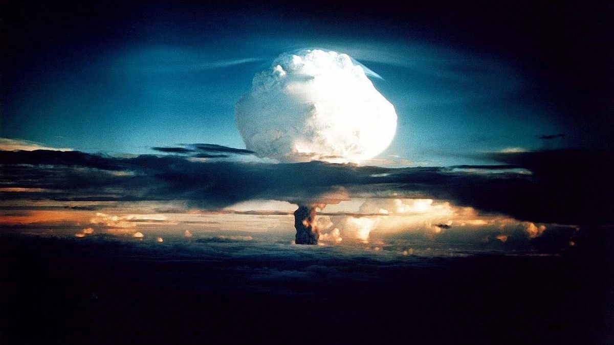 bomba jądrowa bomba nuklearna bomba atomowa