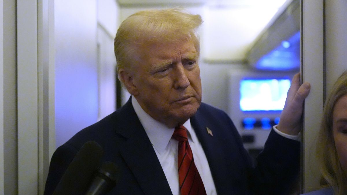 Temporary
President Donald Trump speaks to reporters aboard Air Force One en route from Miami to Joint Base Andrews, Md., Monday, Jan. 27, 2025. (AP Photo/Mark Schiefelbein)
Mark Schiefelbein
