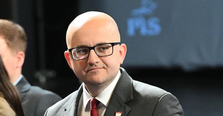 Matecki się spóźnił. Dotkliwa kara dla posła PiS