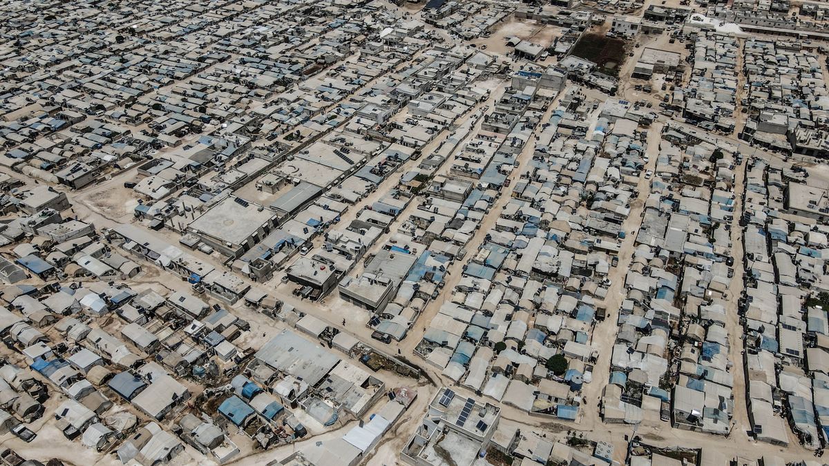 Obóz uchodźców uciekających przed atakami reżimu Assada w Idlib