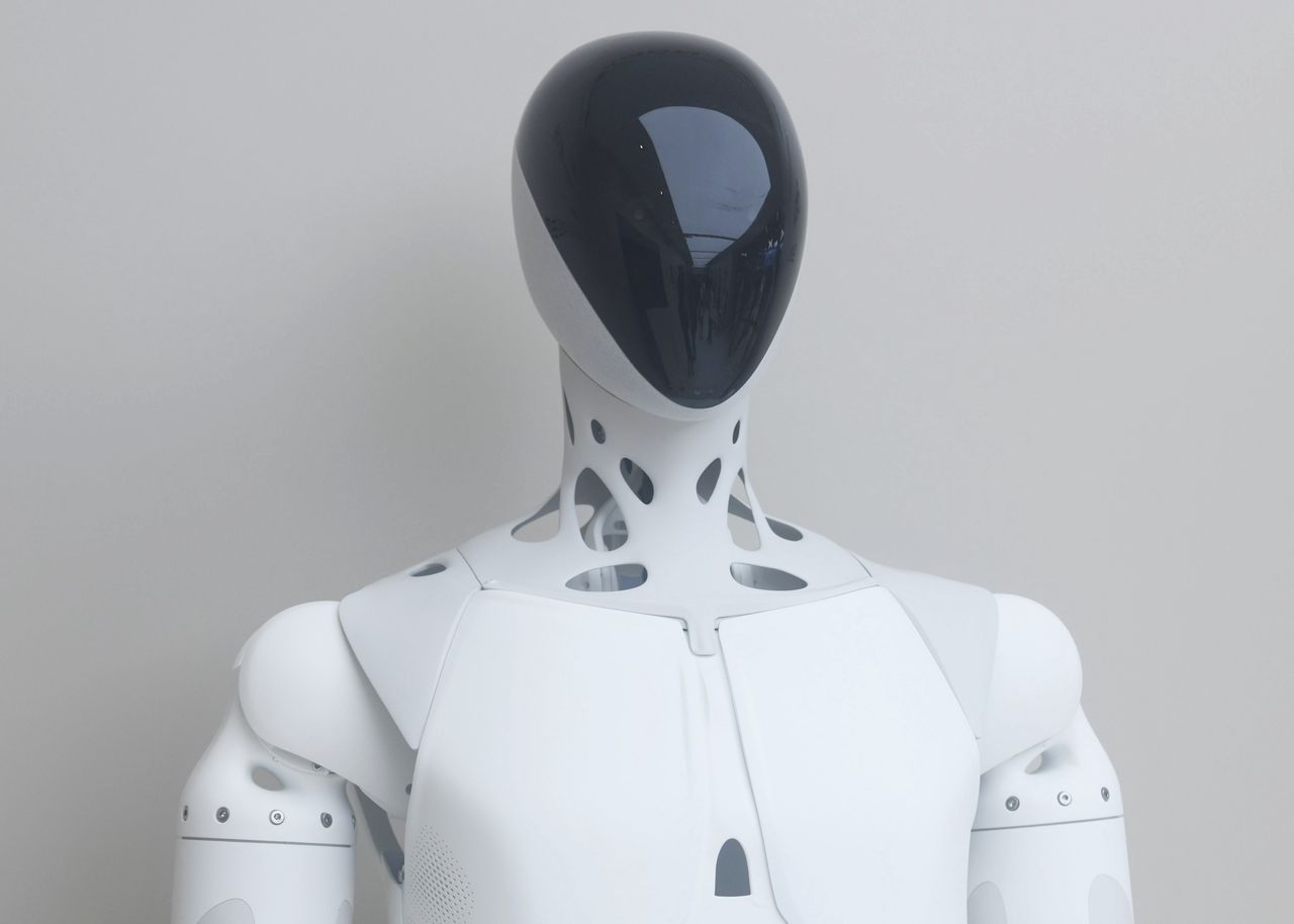 Sztuczna inteligencja na giełdzie? Profesor przeprowadził testy, maklerzy nie mogą spać spokojnie