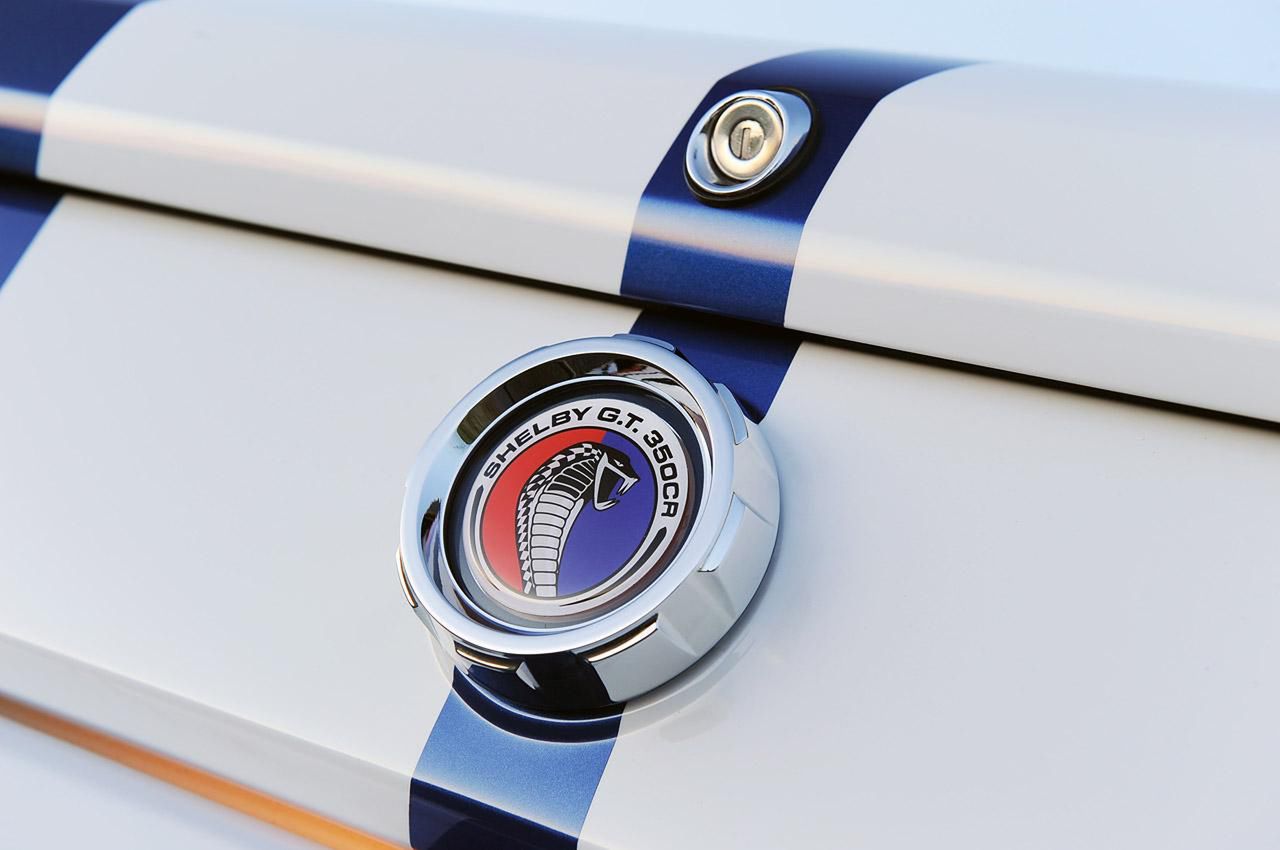 Classic Recreations 1966 Shelby GT350CR na efektownych zdjęciach [galeria] 13