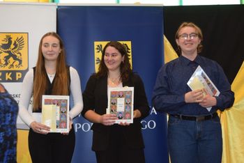 Stężyca: XXIV Kaszëbsczé Diktando. Kilkaset osób walczy o tytuł mistrza kaszubskiej pisowni