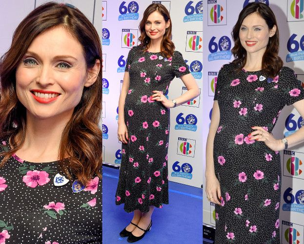 Ciężarna Sophie Ellis-Bextor pozdrawia ze ścianki w Manchesterze