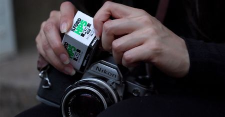 Jak powstają filmy Ilforda? Zobacz niesamowity proces prosto z fabryki