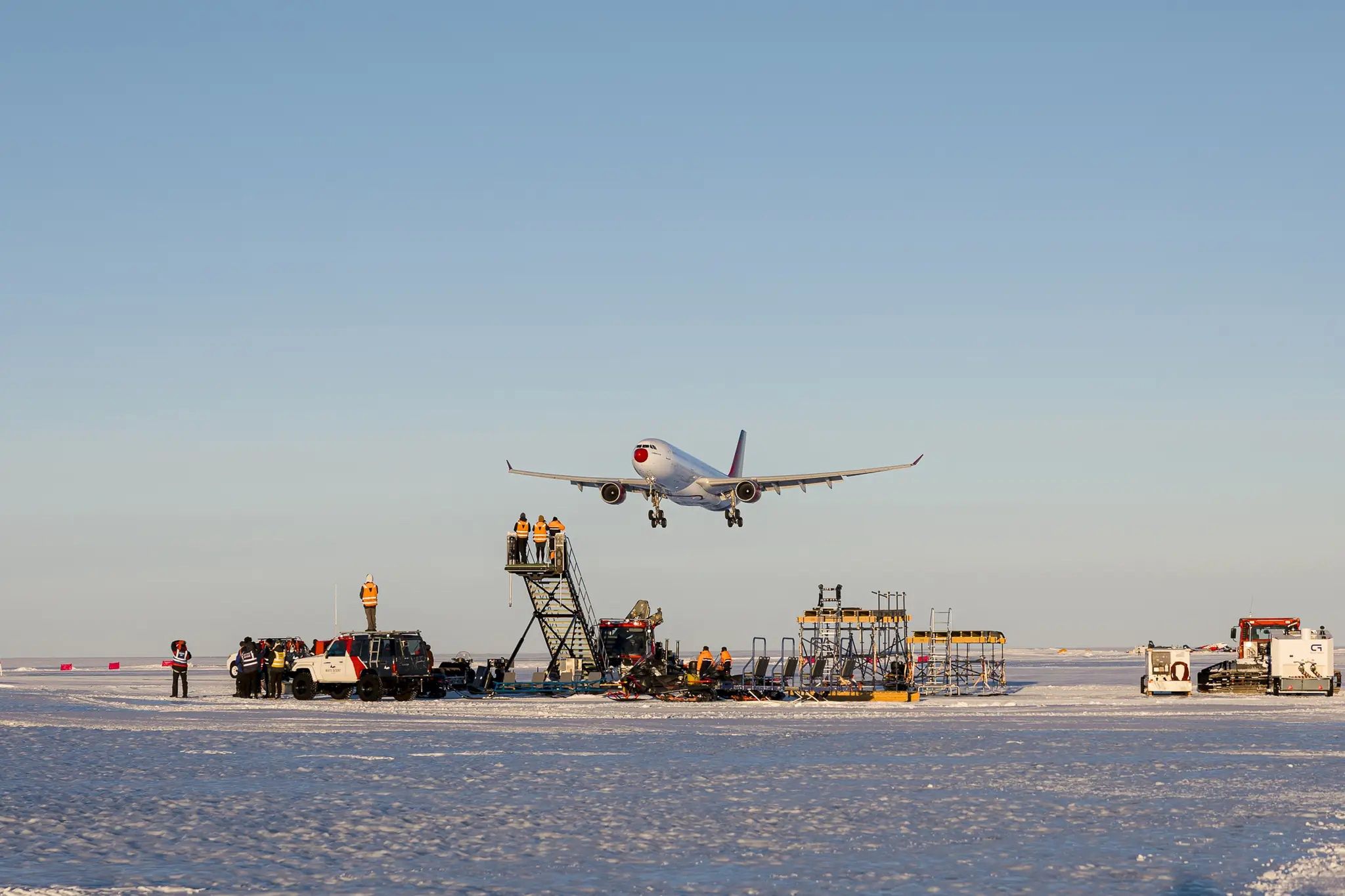 Pierwsze historyczne lądowanie Airbusa A330 na Antarktydzie