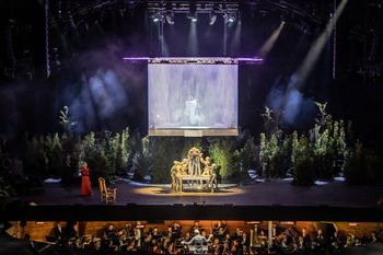 W kostce lodu i skrzyni proroka. "Salome" na festiwalu samotności