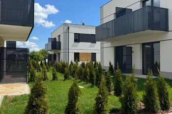 Problemy mieszkańców Wrocławia. Spłacają kredyty, a walczą z rozlewiskiem