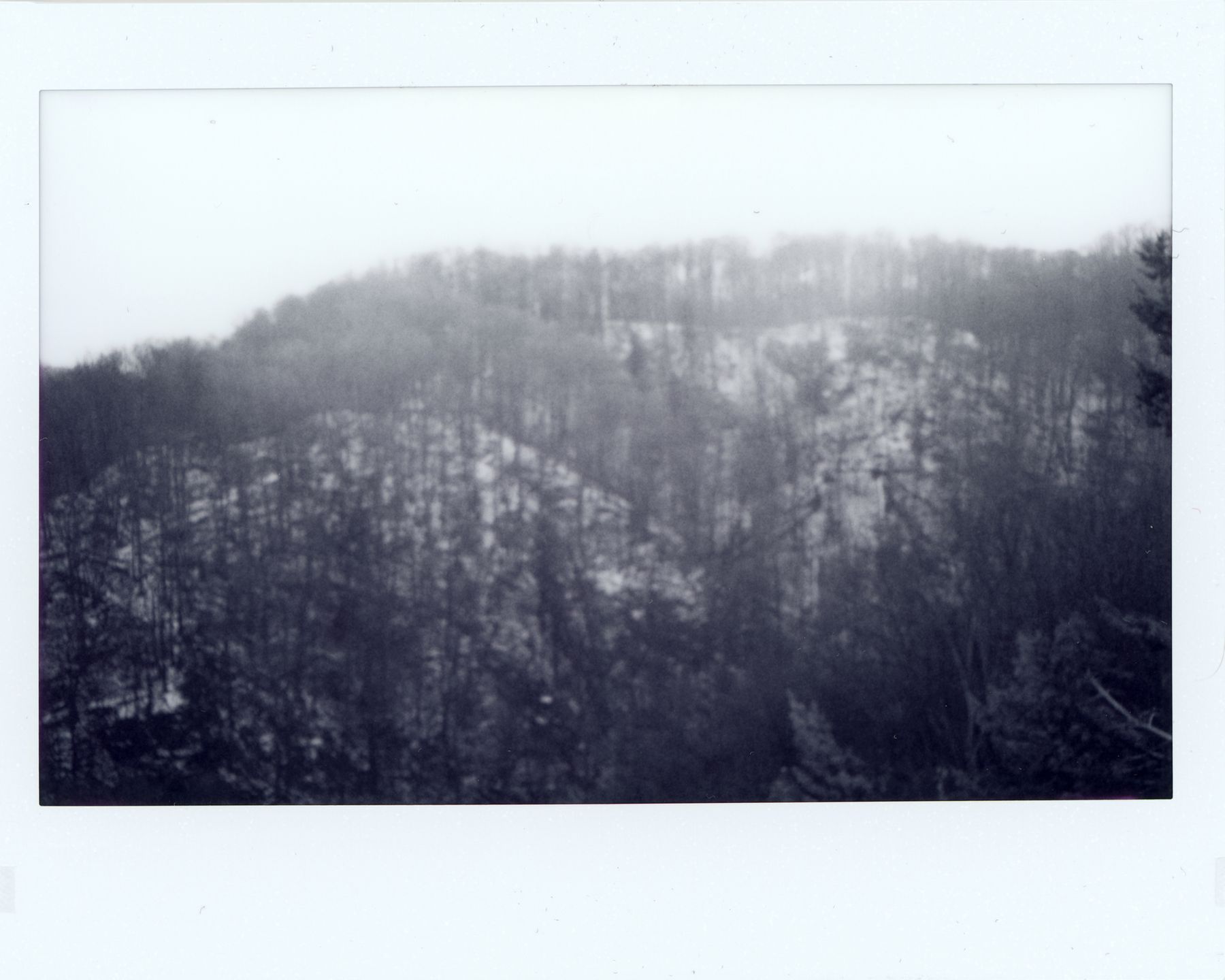 Fujifilm instax wide Monochrome – natychmiastowa czarnobiel w większym formacie 12